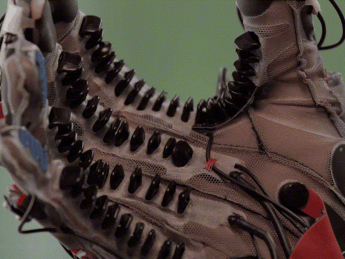 Meta发布的触觉手套，会是元宇宙新入口吗？