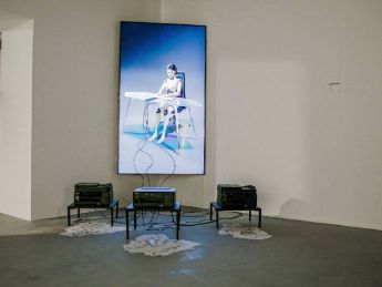 谭卓数字人作品《启示录》亮相北京艺术双年展，创意再现时代现状
