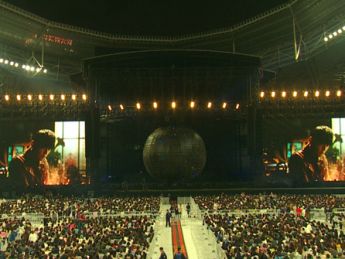 周杰伦2023“嘉年华”世界巡回演唱会在上海体育场火热开唱